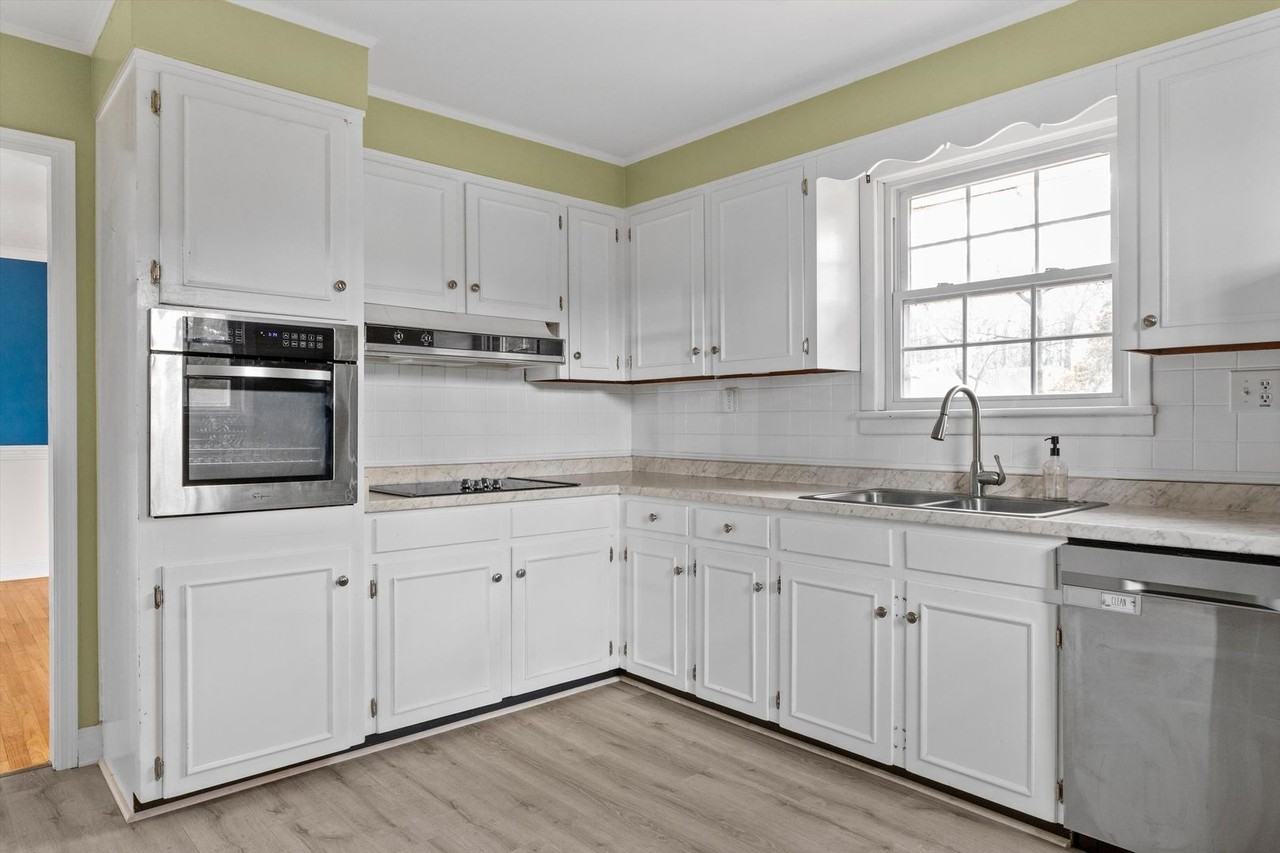 5712 Oak Terrace Dr - Photo 3 of 31