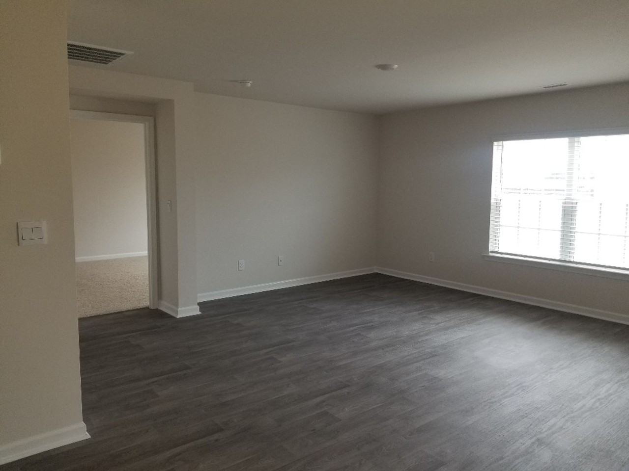 100 Pioneer Dr - Photo 2 of 21