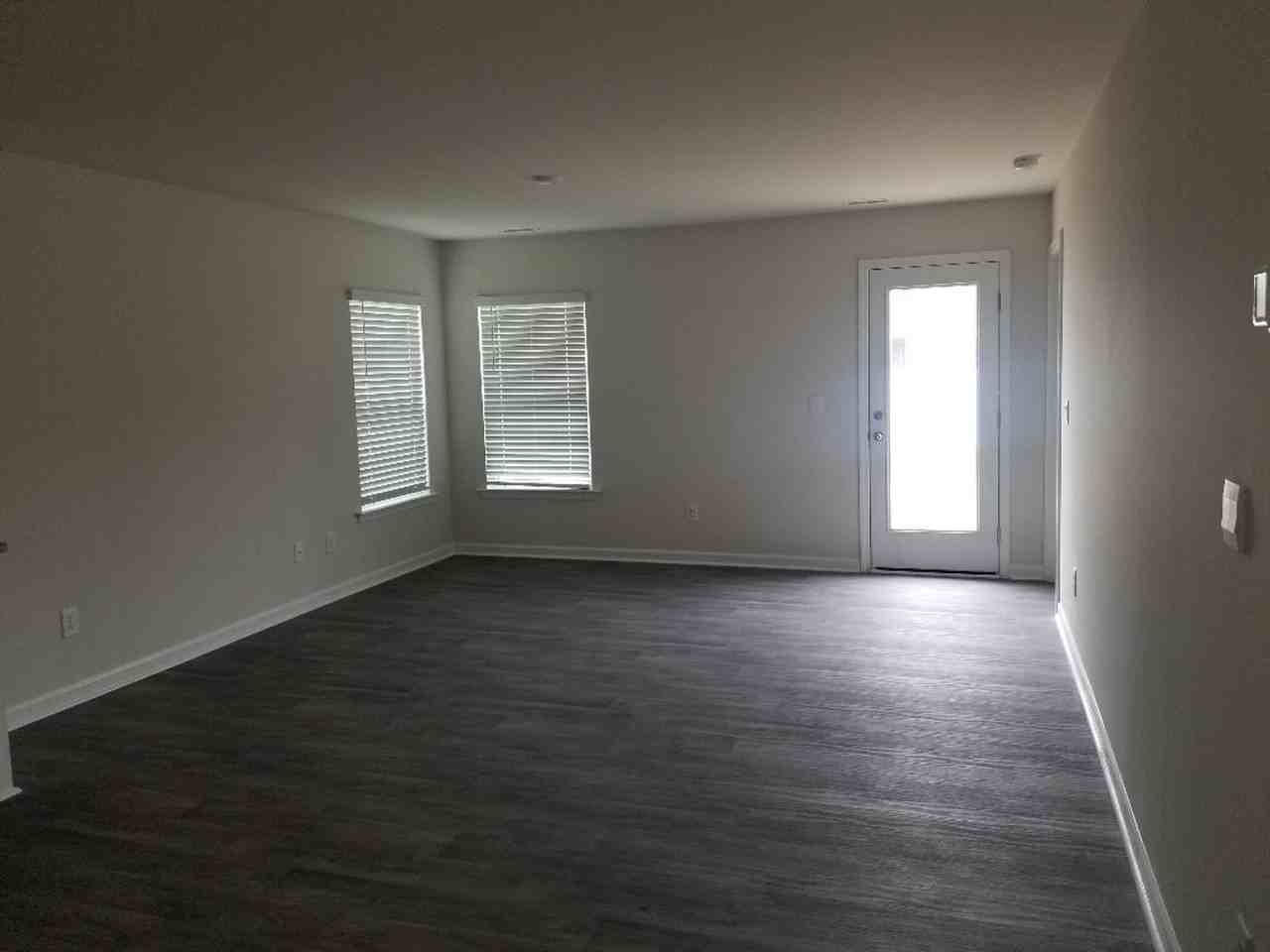 107 Pioneer Dr - Photo 2 of 13