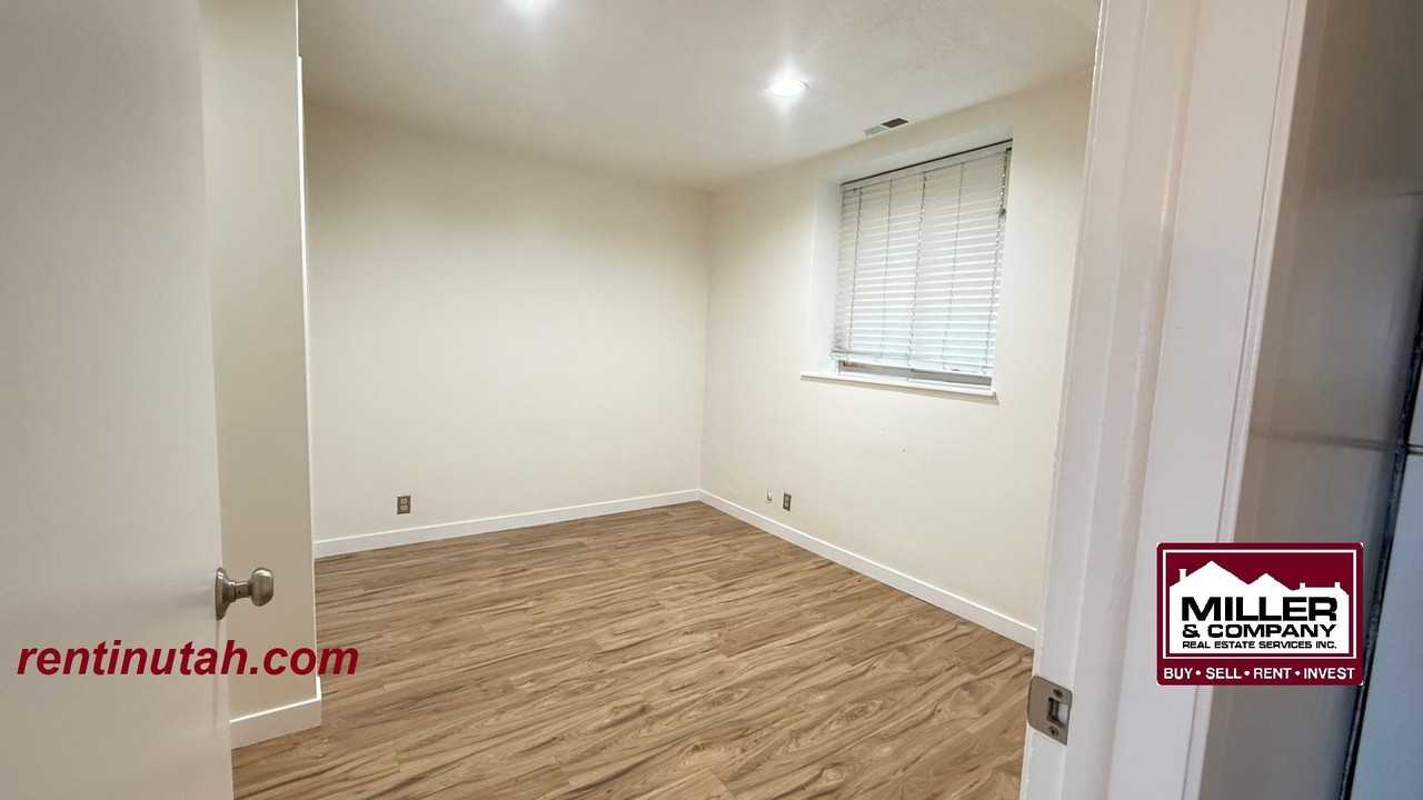 250 S Elizabeth St - Photo 7 of 10