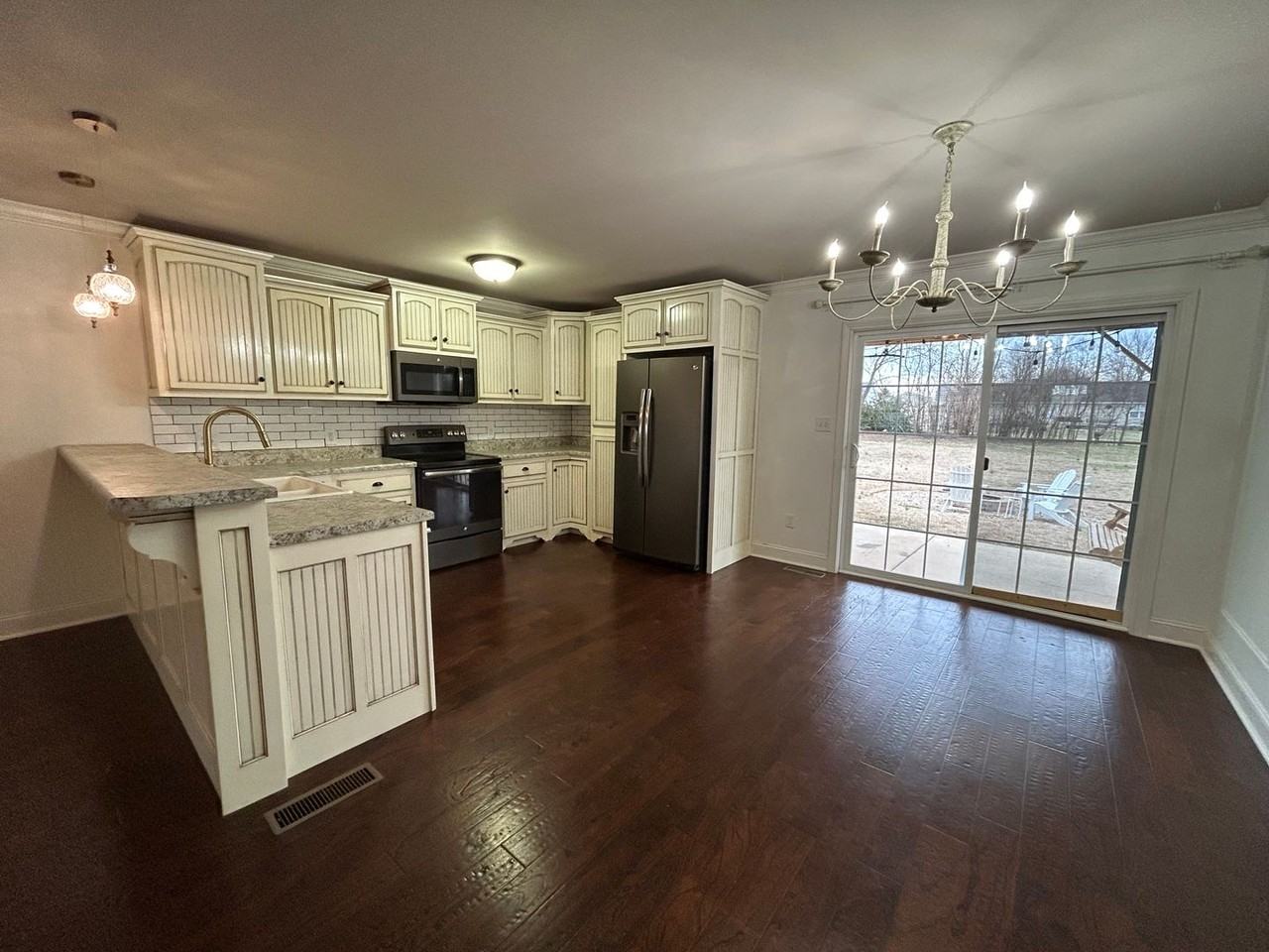 243 Collett Rd - Photo 4 of 9