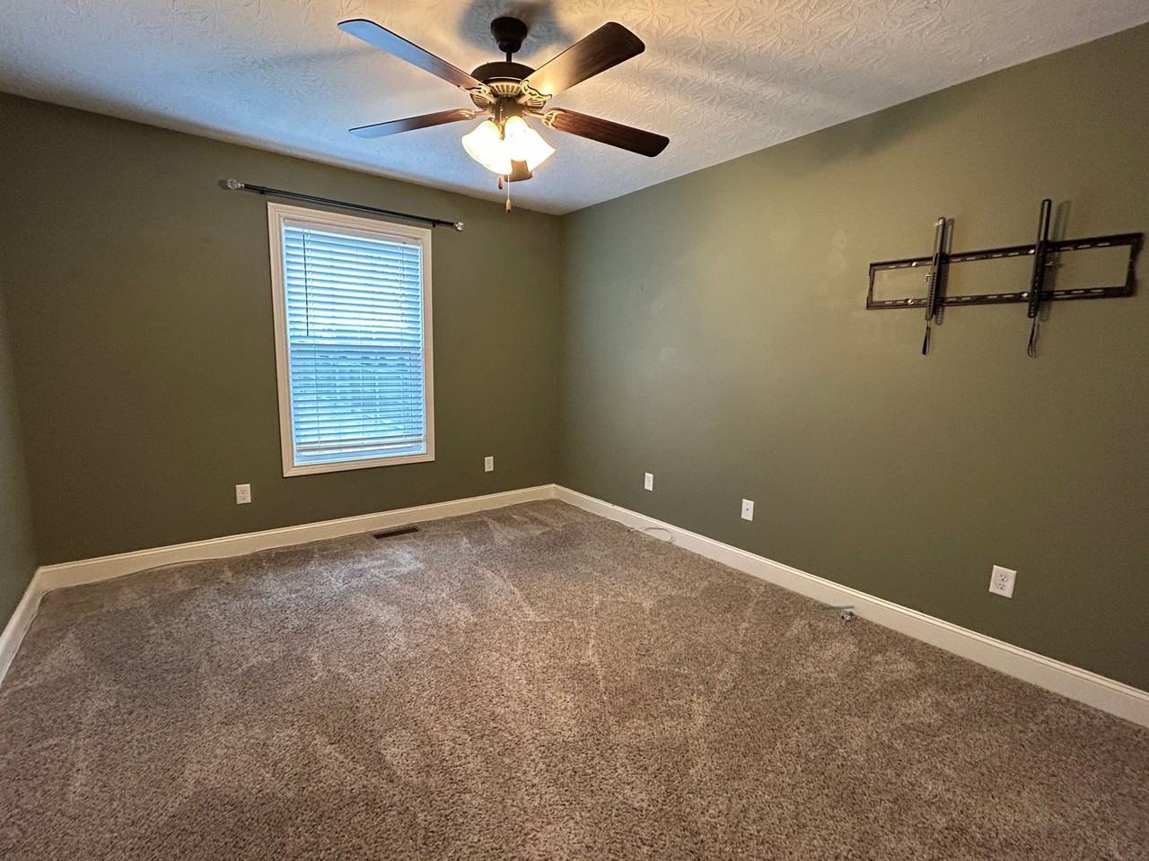 243 Collett Rd - Photo 7 of 9