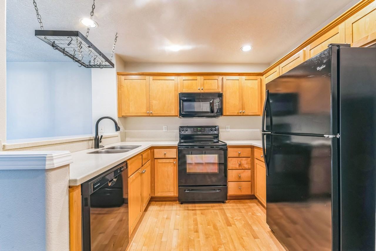 2936 Ne 13th Dr - Photo 6 of 15