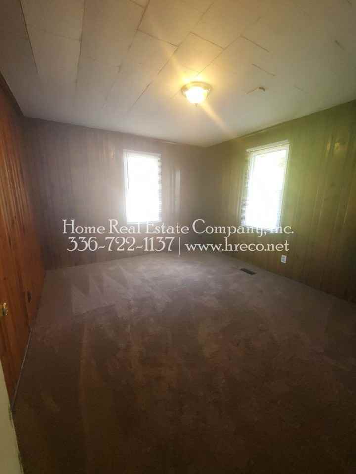 2718 Ansonia Street - Photo 4 of 8