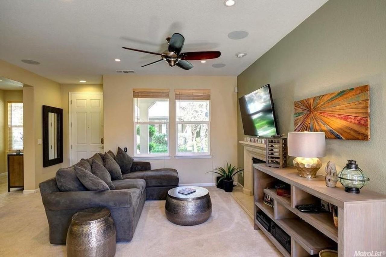 191 W Santa Cruz Way - Photo 2 of 15