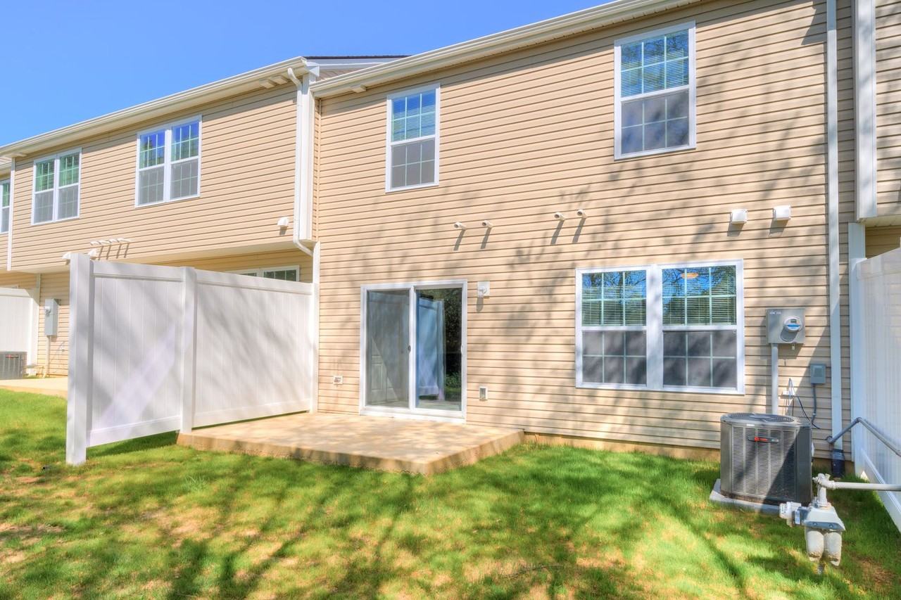 585 Pin Oak Dr Nw - Photo 2 of 12