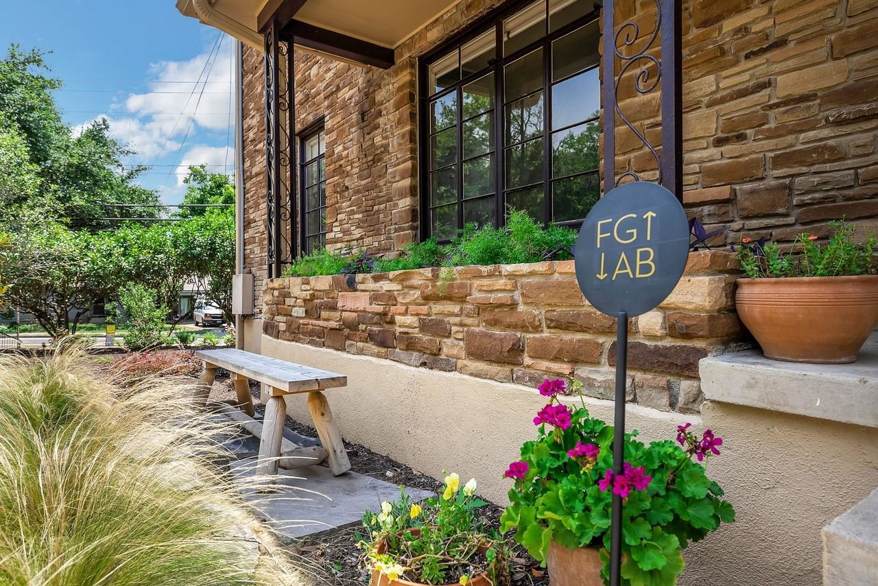 Windsor Gardens - Photo 5 of 8