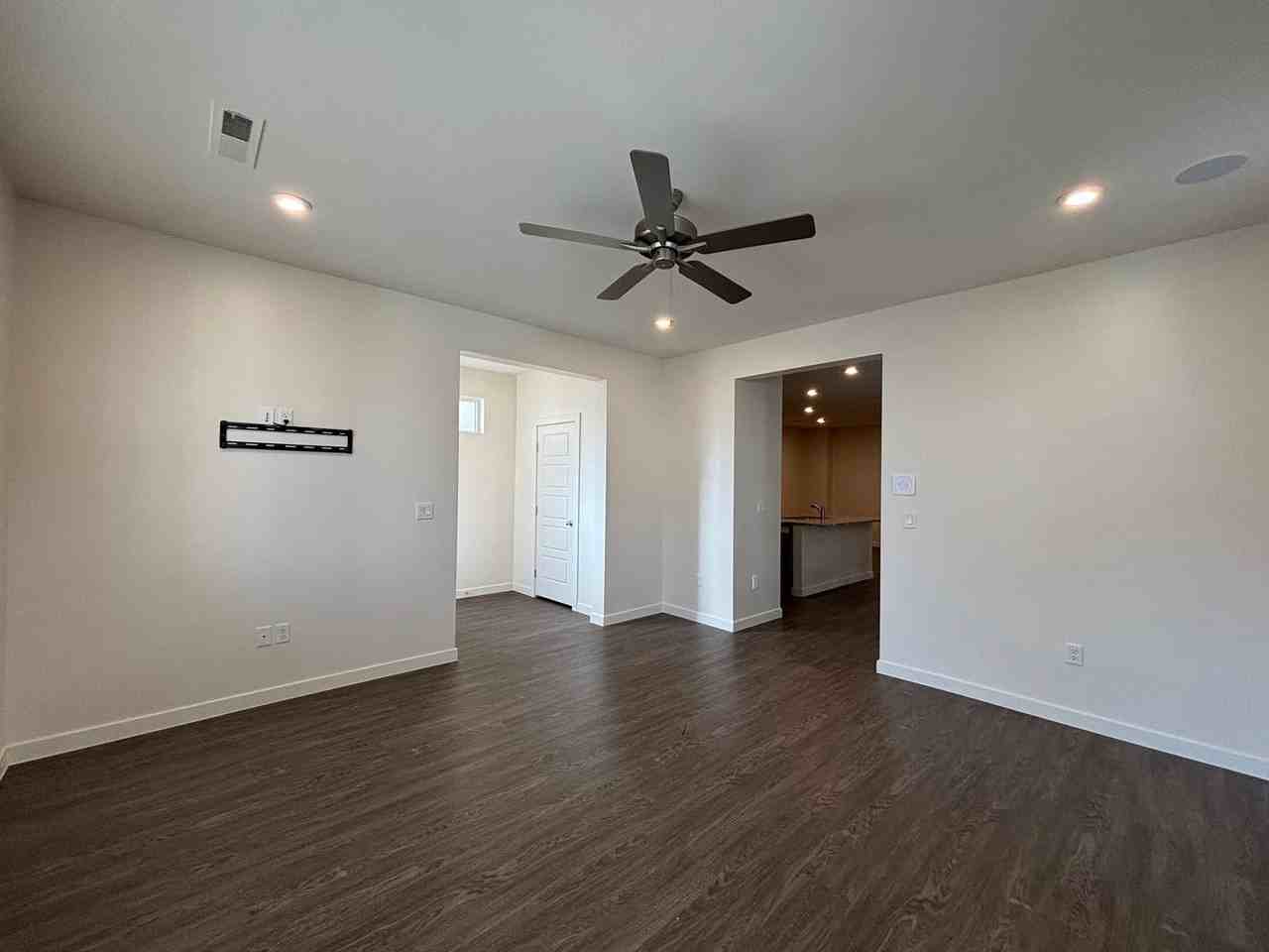 5696 S Garnet Dr - Photo 6 of 38