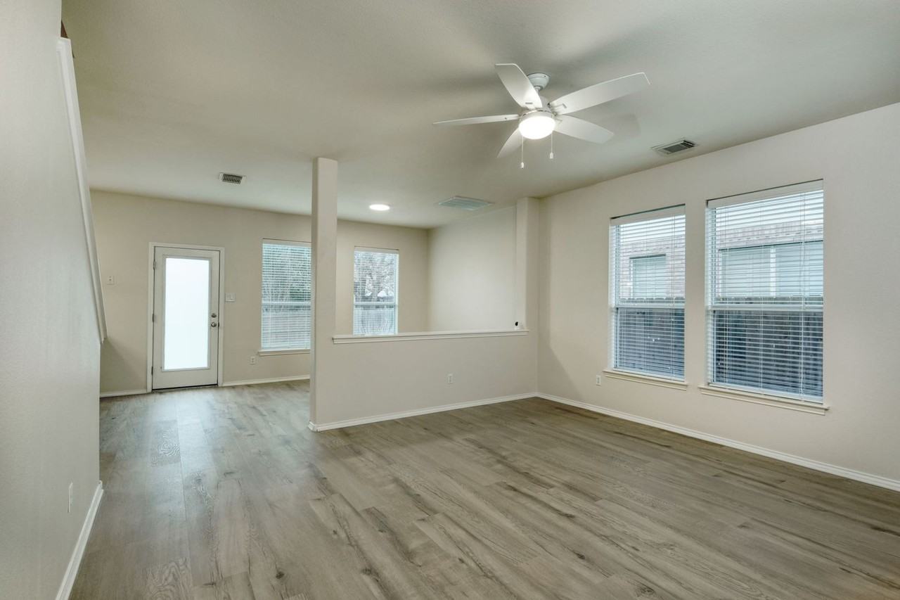 2601 Century Park Blvd - Photo 2 of 16