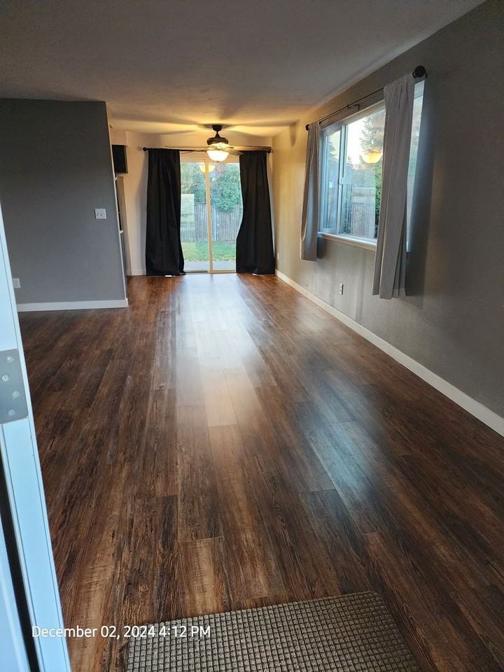 1853 Nw Adams St - Photo 3 of 14