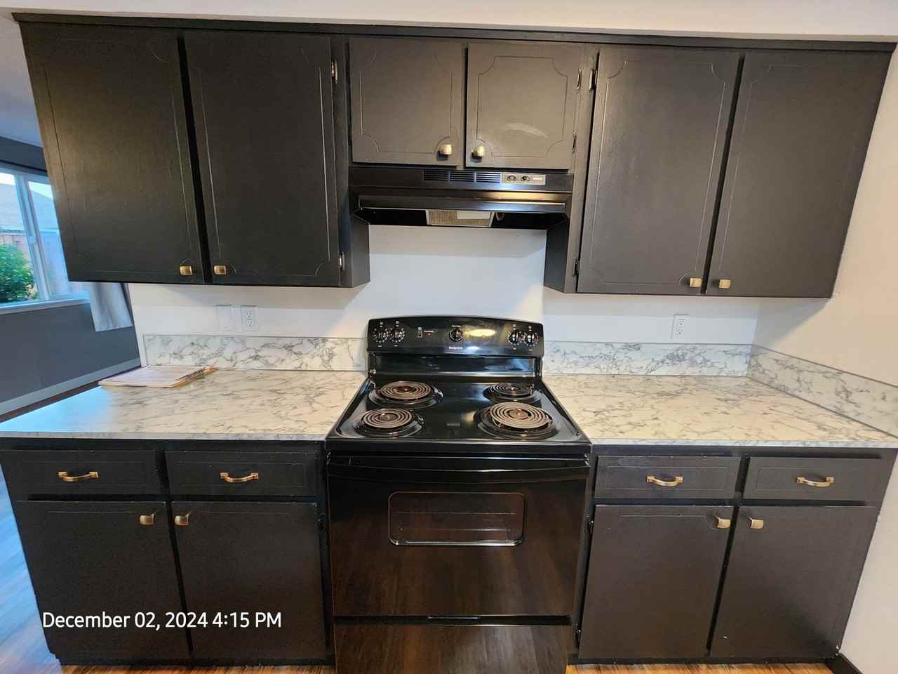 1853 Nw Adams St - Photo 5 of 14