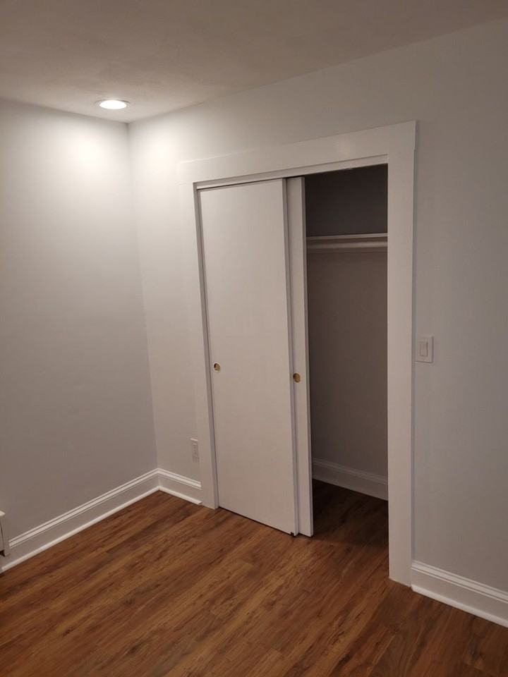 217 Hanover Street - Photo 7 of 23