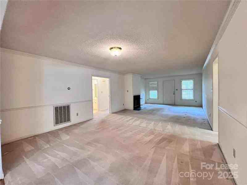 628 Breckenridge Rd - Photo 3 of 15