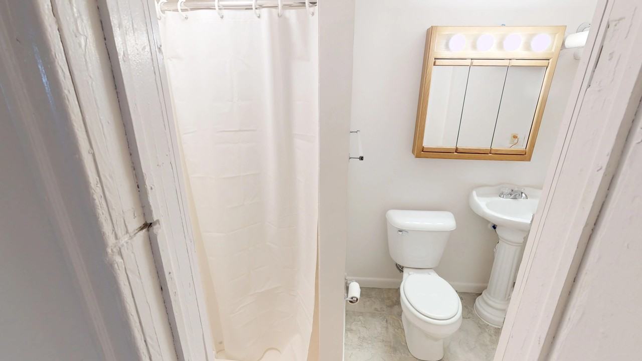 1902 E Linnwood - Photo 7 of 50