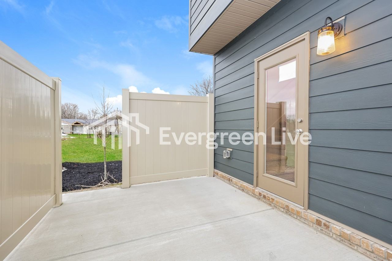 738 Elkins Dr - Photo 6 of 25