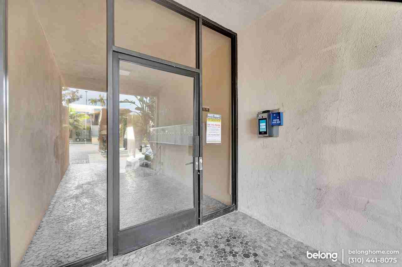 1435 N Fairfax Ave #5 - Photo 7 of 35