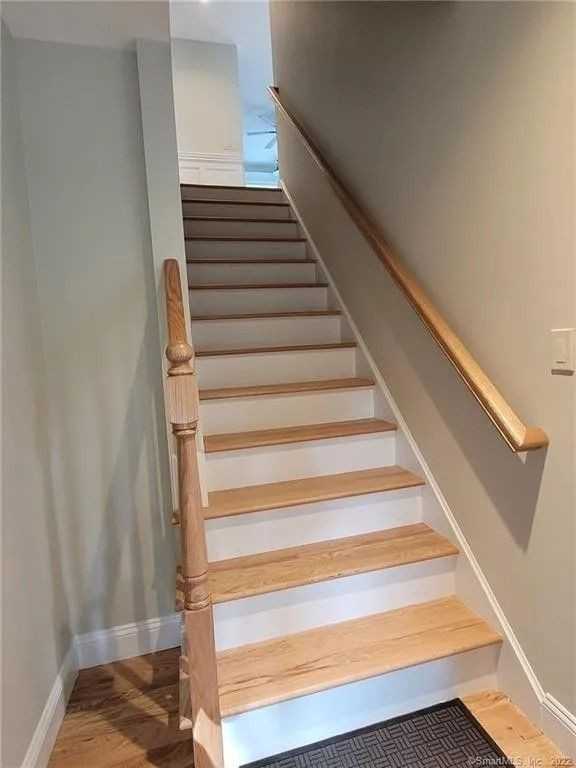 42 Seaside Ave ##2 - Photo 3 of 7