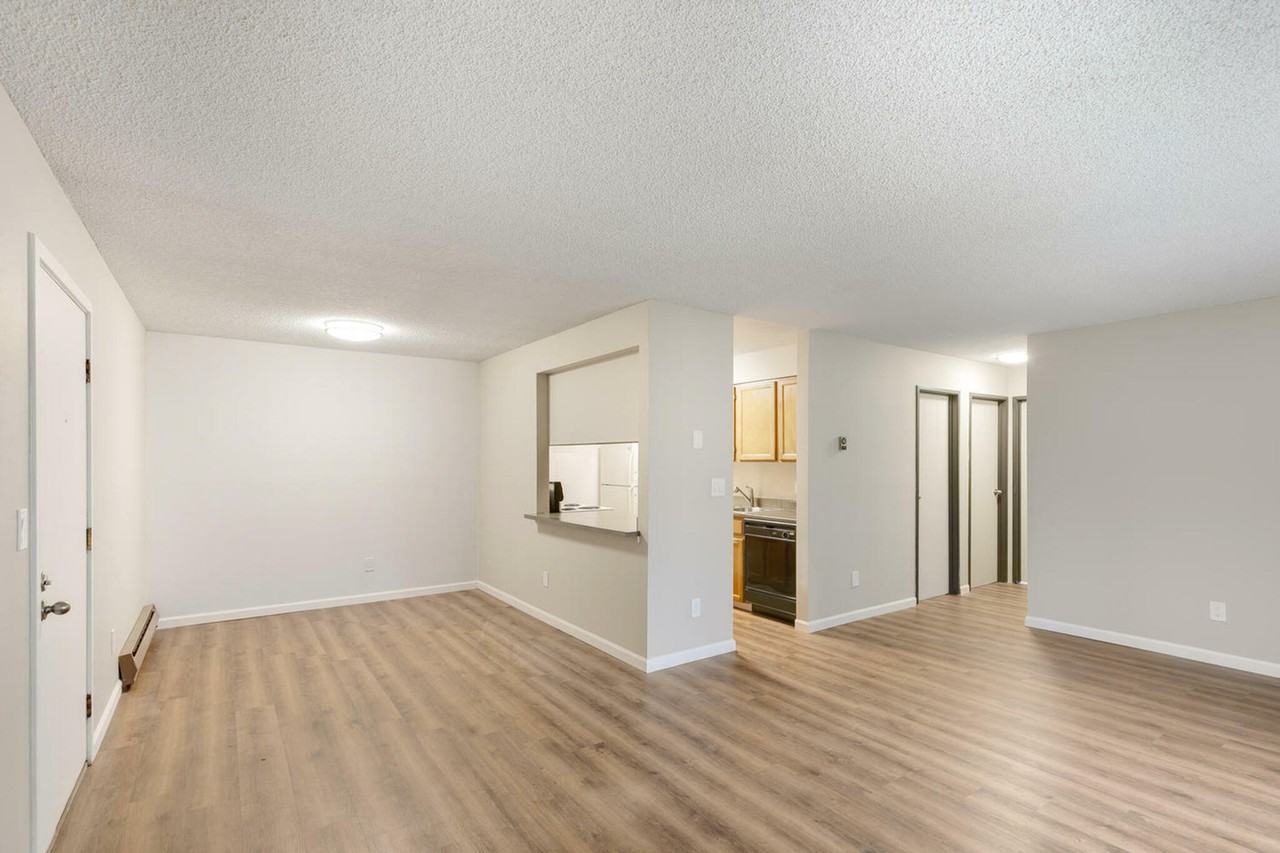 PINETREE Apts - Photo 4 of 19