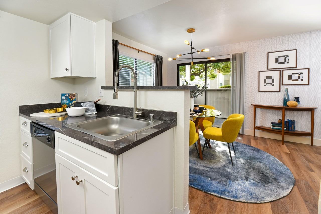 Diamond Hillside - Photo 4 of 33