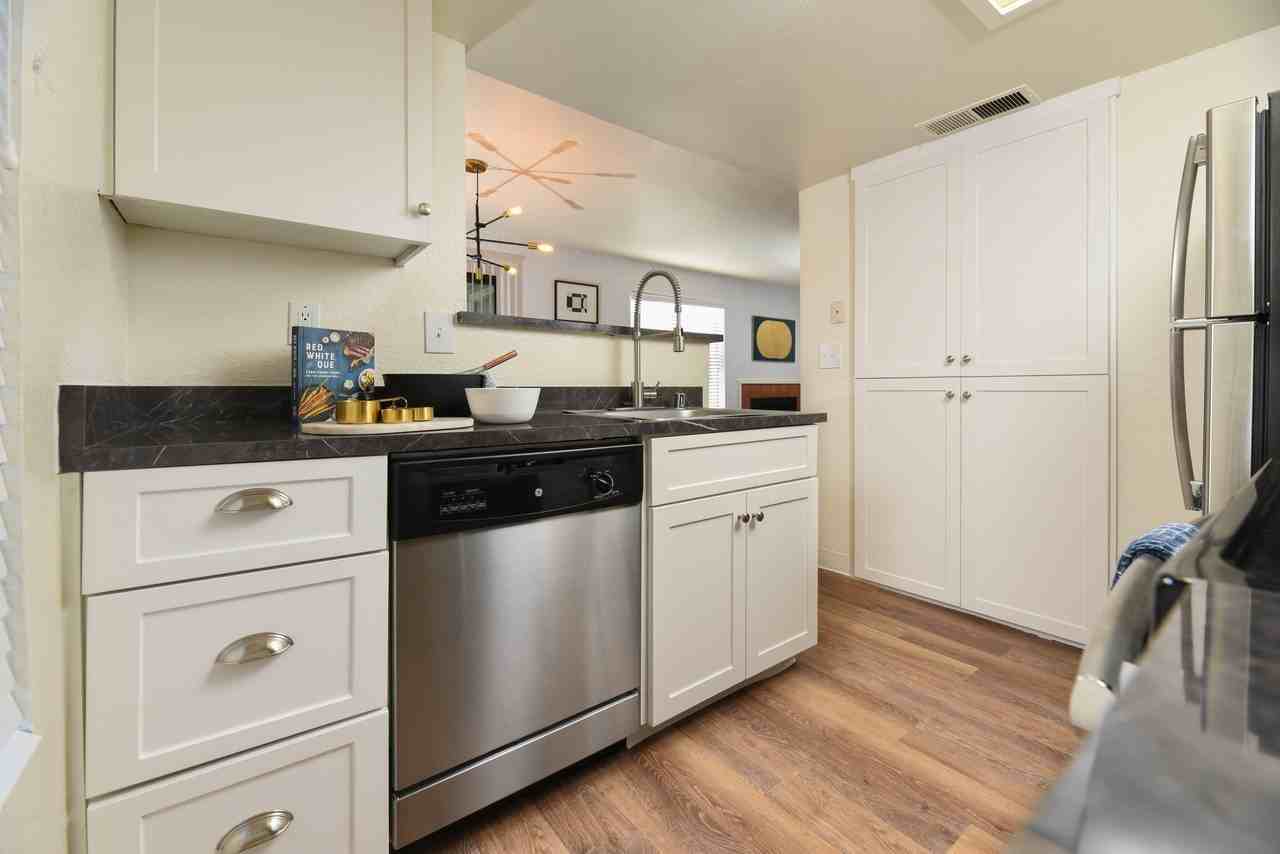 Diamond Hillside - Photo 6 of 33