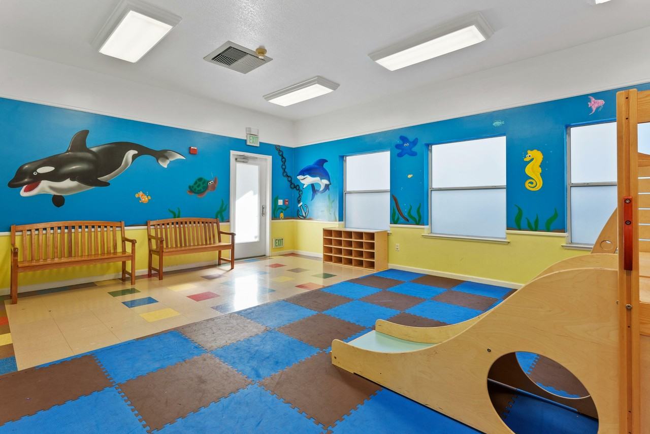 Parkside Glen - Photo 4 of 22