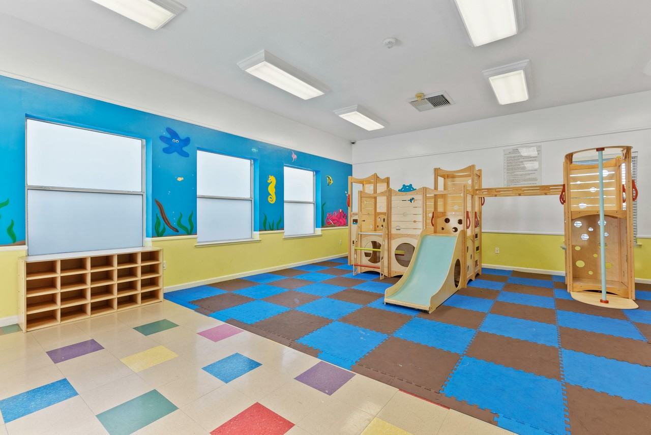 Parkside Glen - Photo 5 of 22