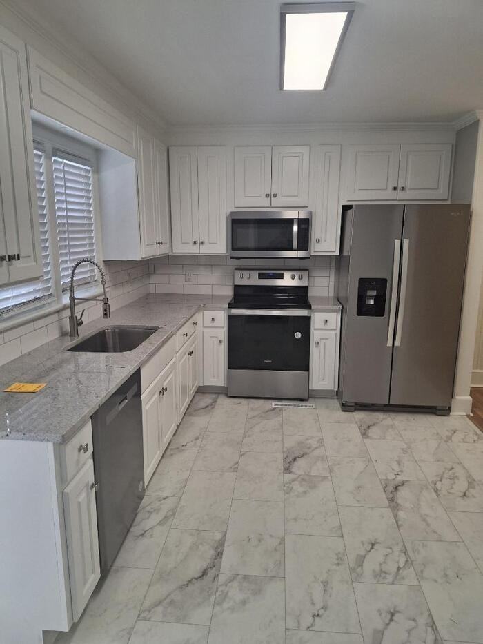 507 Grove St Ne - Photo 2 of 8