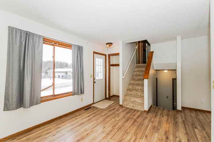 966 Chestnut St - Photo 3 of 9