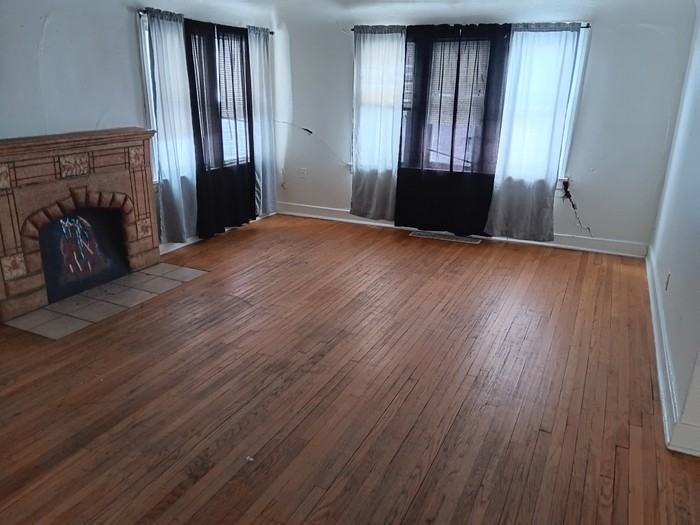 395 S Clay St - Photo 2 of 5