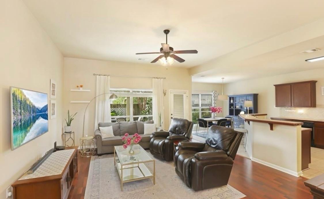 17099 Richmond Dr - Photo 2 of 16