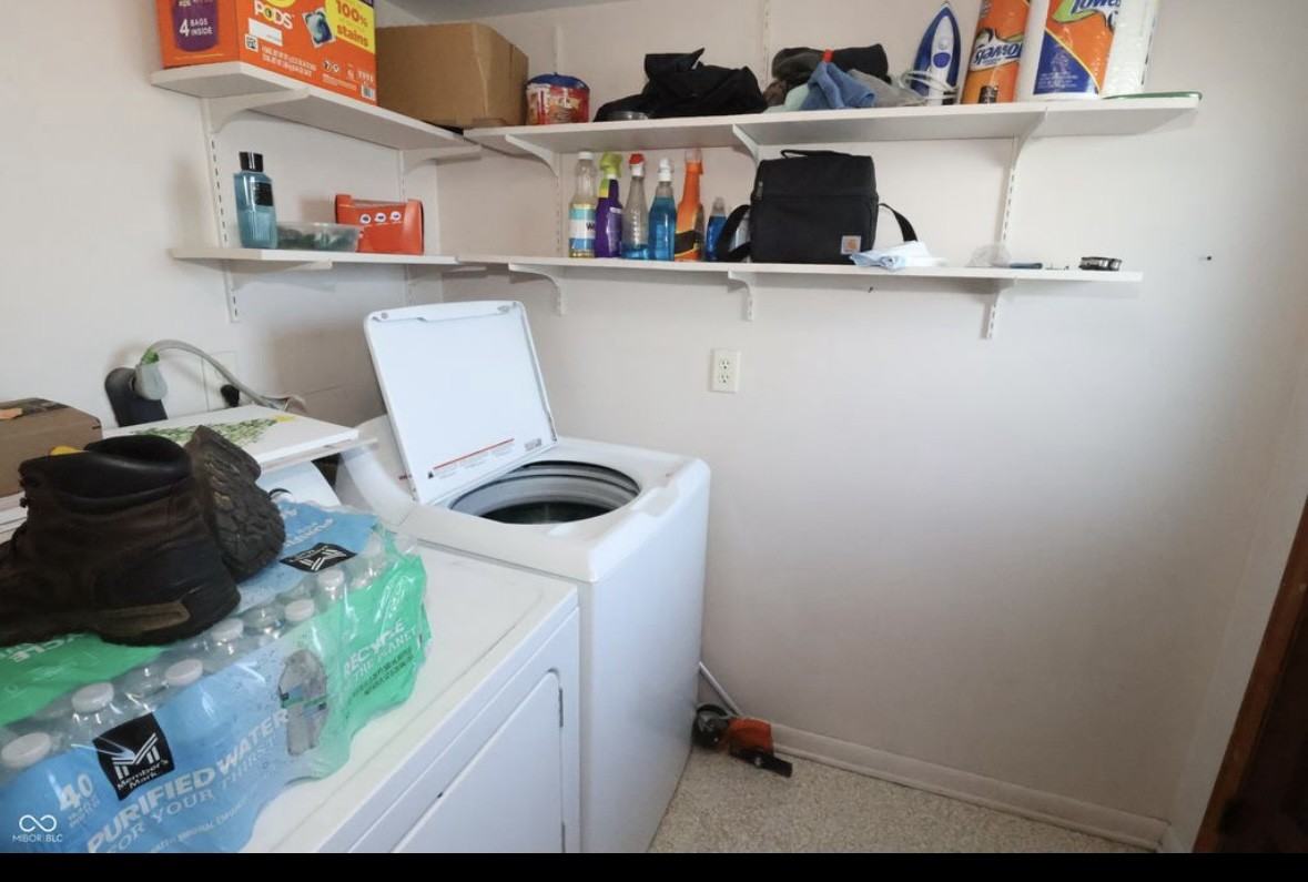 190 E Washington St #1 - Photo 3 of 8