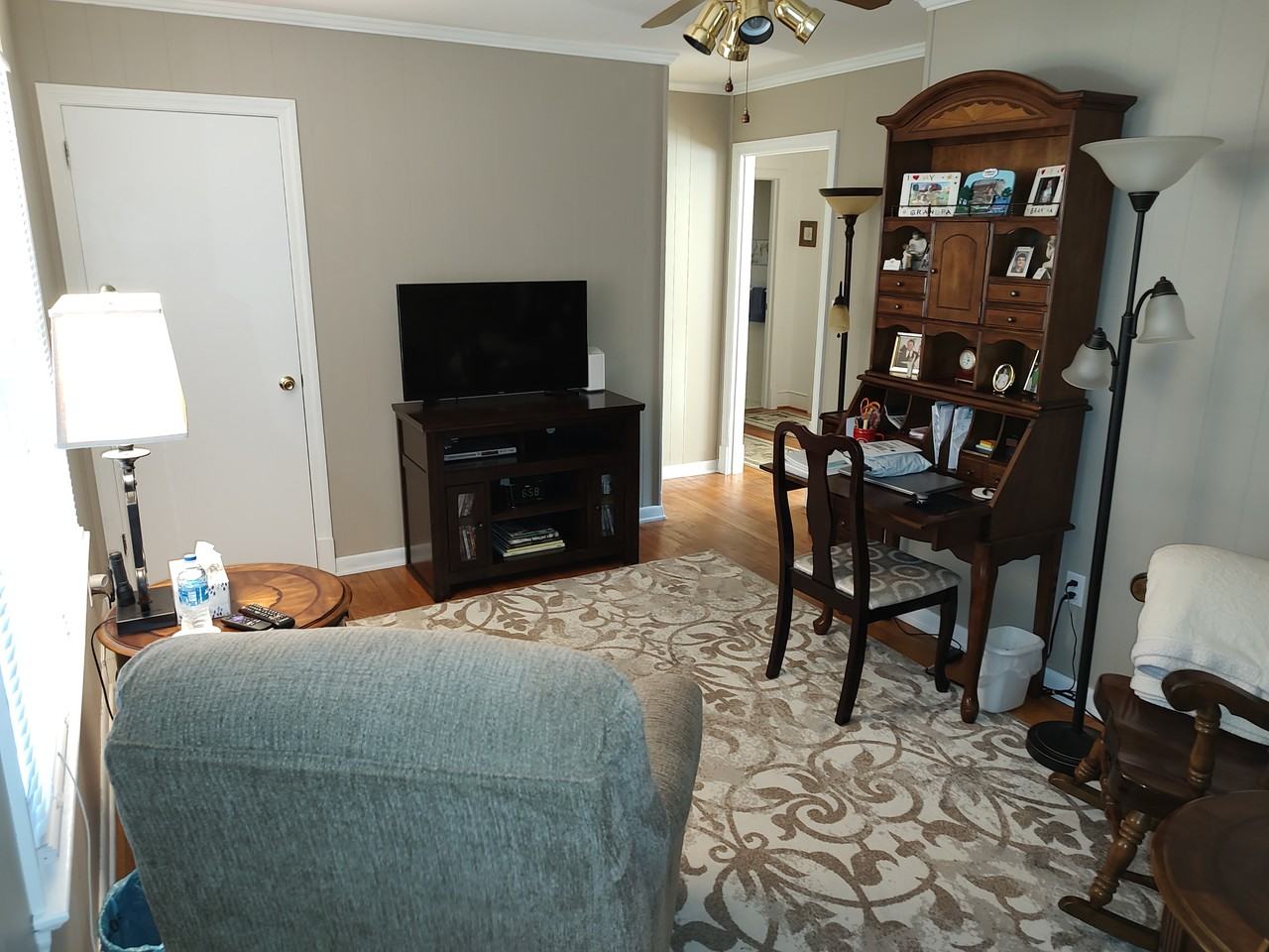 729 Grove Ave #NA - Photo 4 of 11