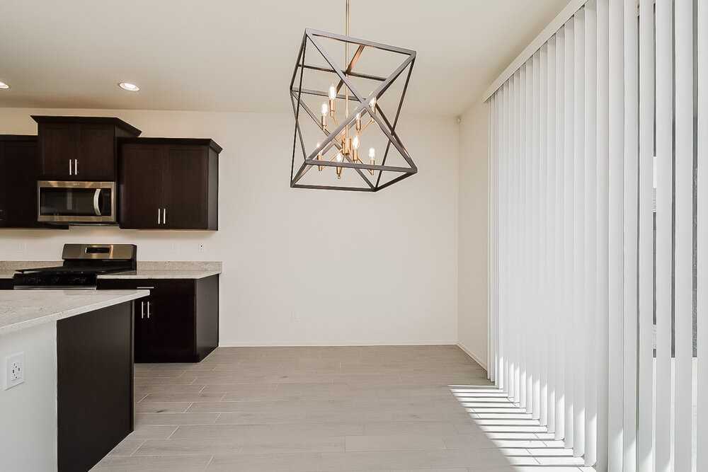 10685 W Harrigan Dr - Photo 5 of 17
