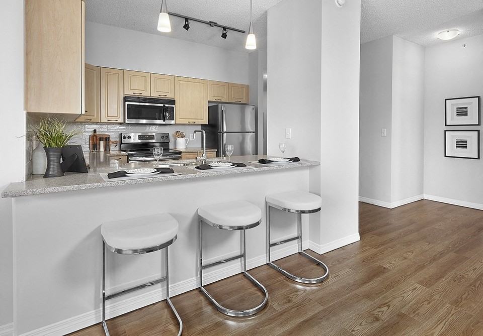 Wellington Court Apartments - Photo 3 of 16