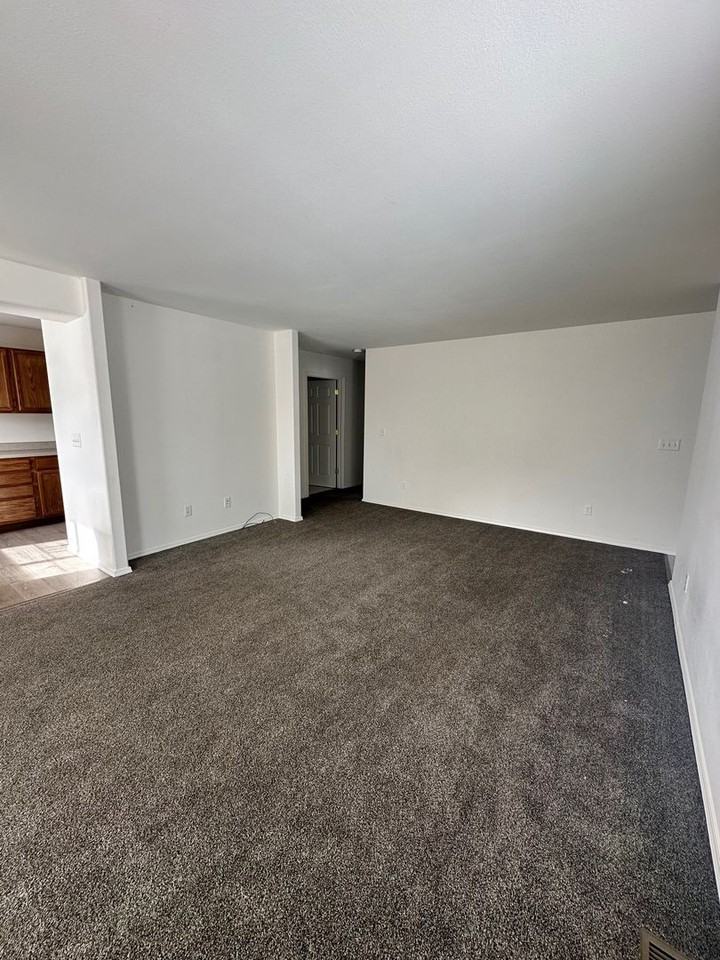 5676 Annie St #B - Photo 4 of 19