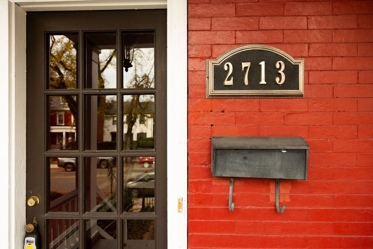 2713 E Broad St - Photo 3 of 37