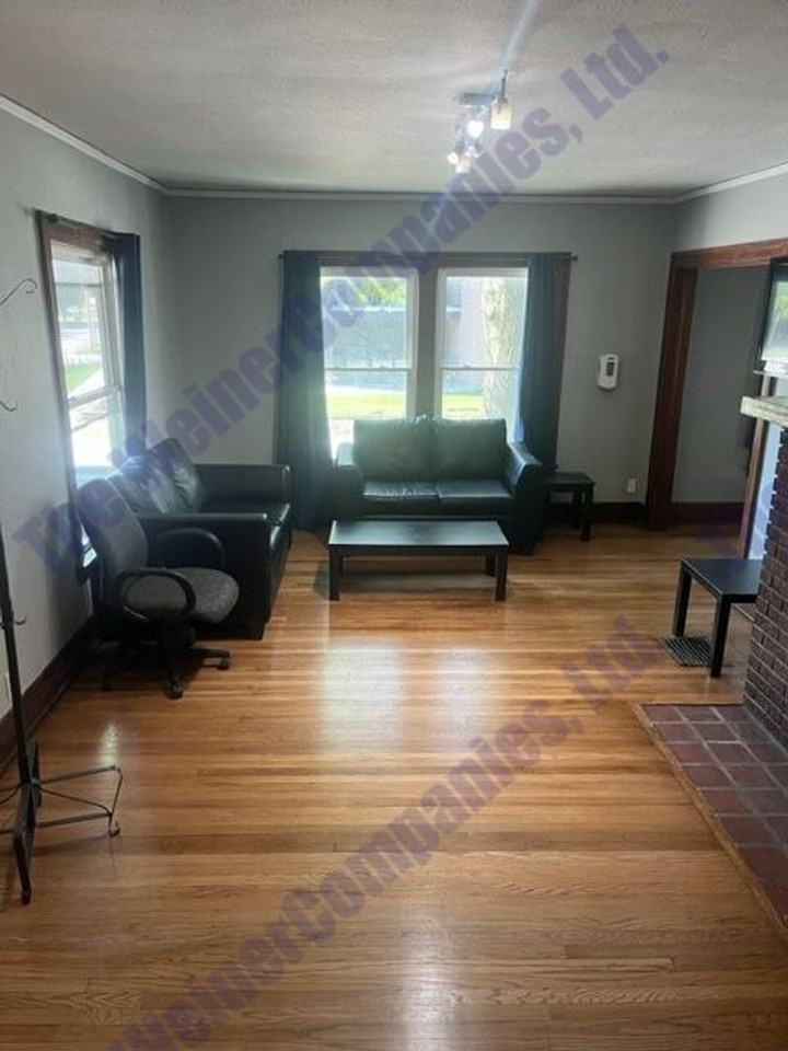 105 N Coler Ave - Photo 5 of 17