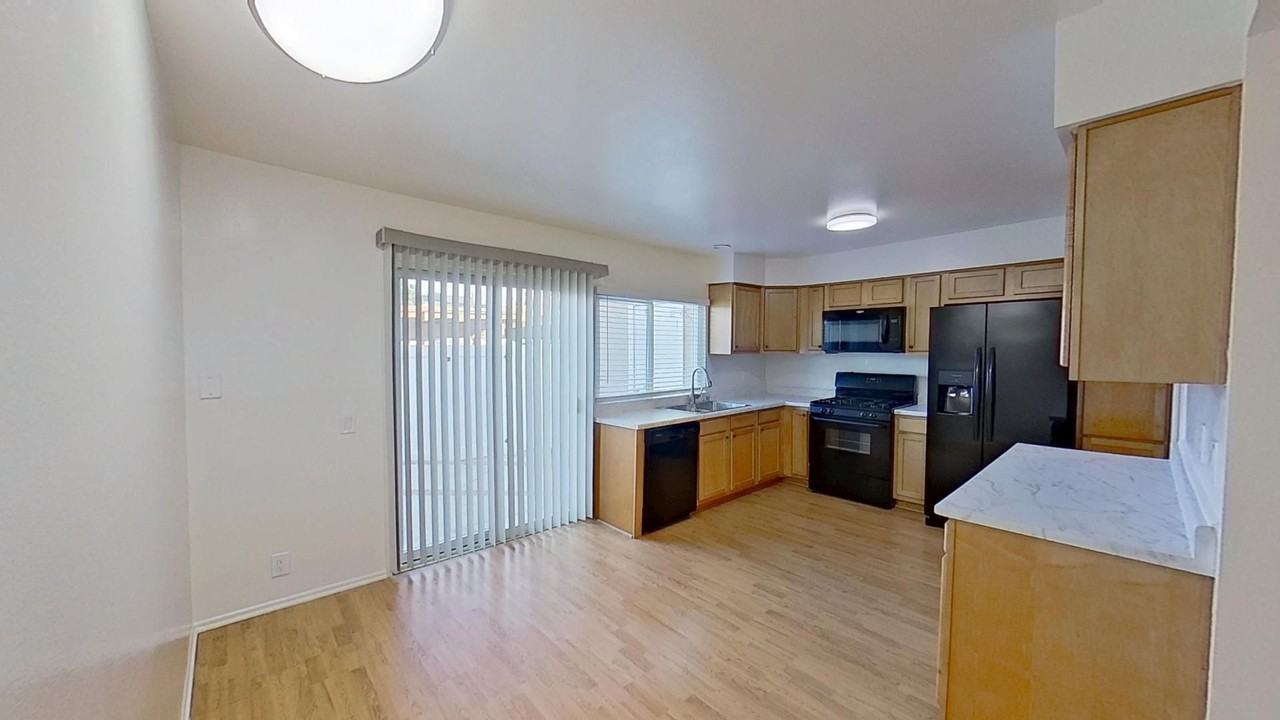 8 Albany - Photo 6 of 16