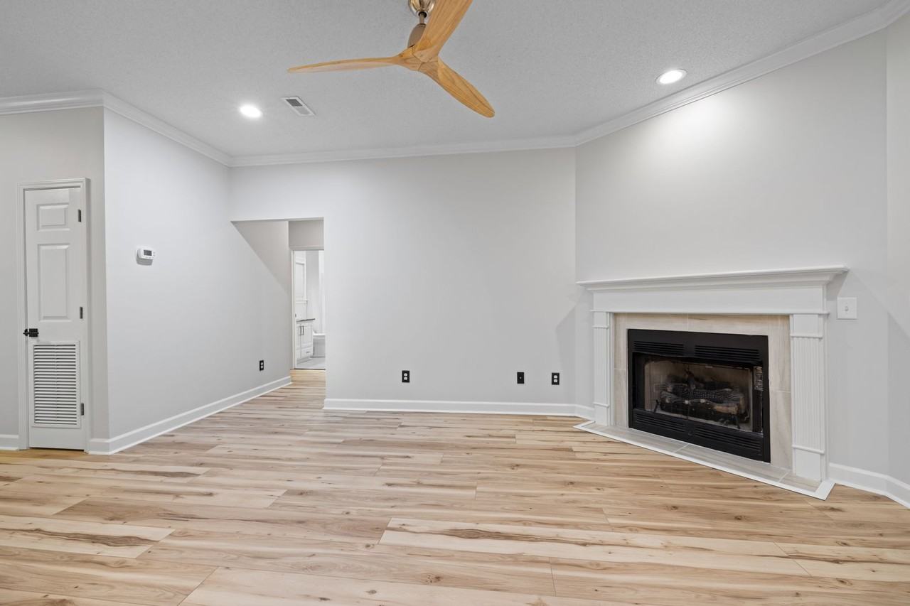 202 Wynn Rd - Photo 5 of 29