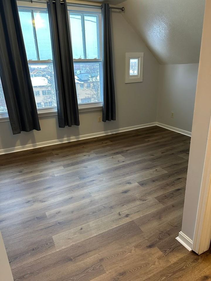301 S Rogers St - Photo 2 of 21