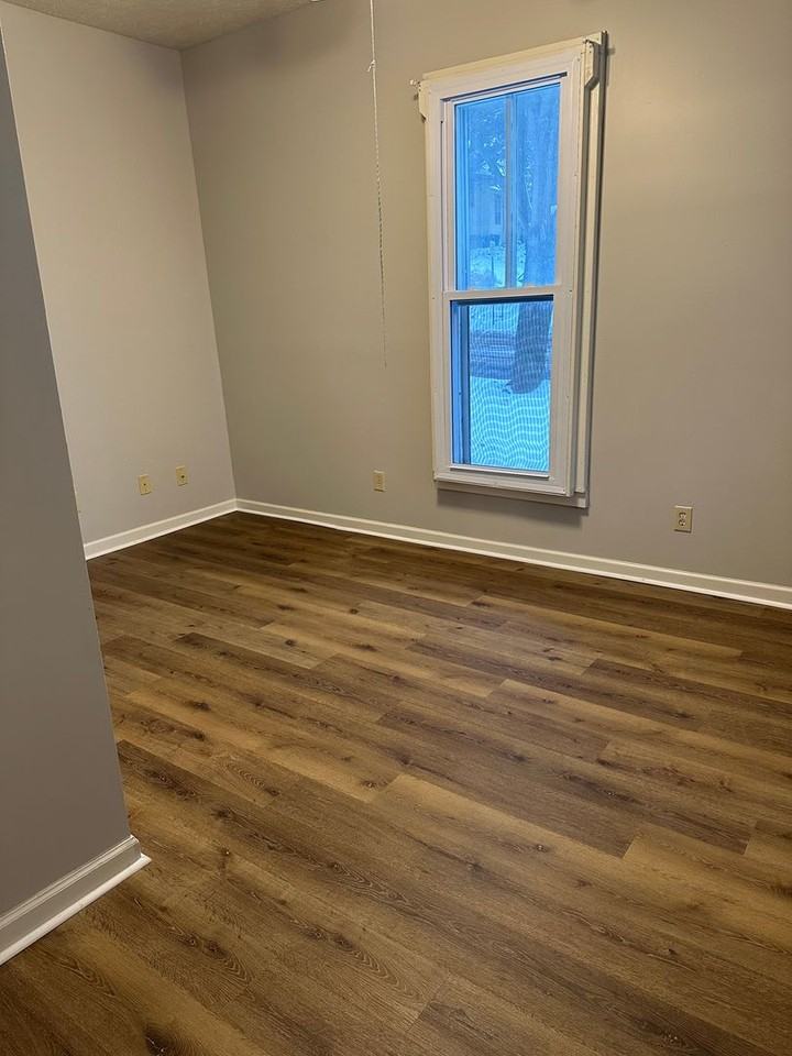 301 S Rogers St - Photo 6 of 21