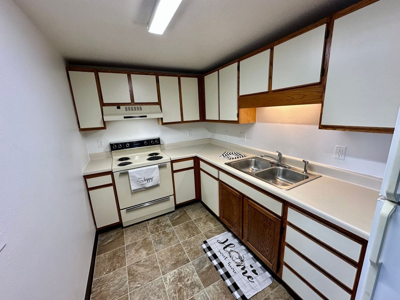 Welcome to 614 Dakota Avenue – Cozy Living in the Heart of Downtown - Photo 4 of 15