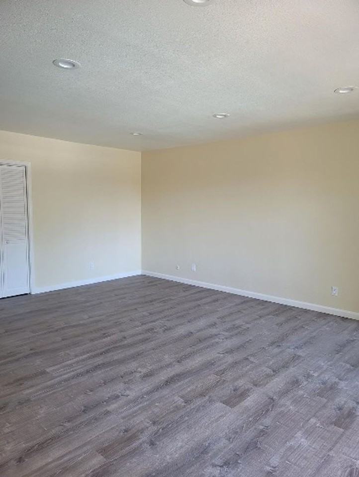 Mesa Cove - Photo 4 of 11