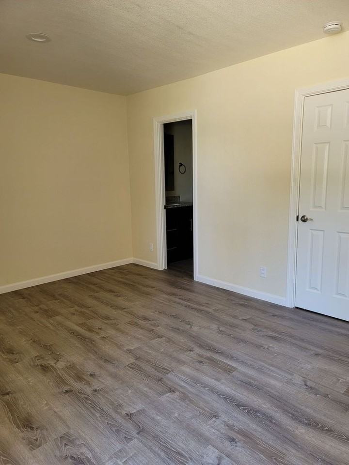 Mesa Cove - Photo 7 of 11