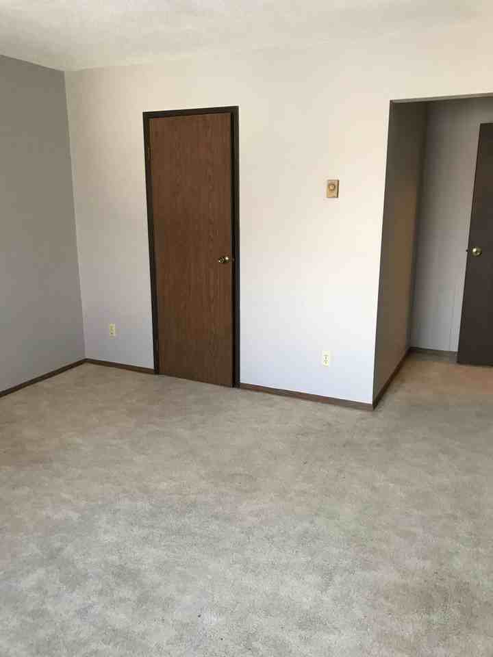 Riverside Apartments - Photo 6 of 13