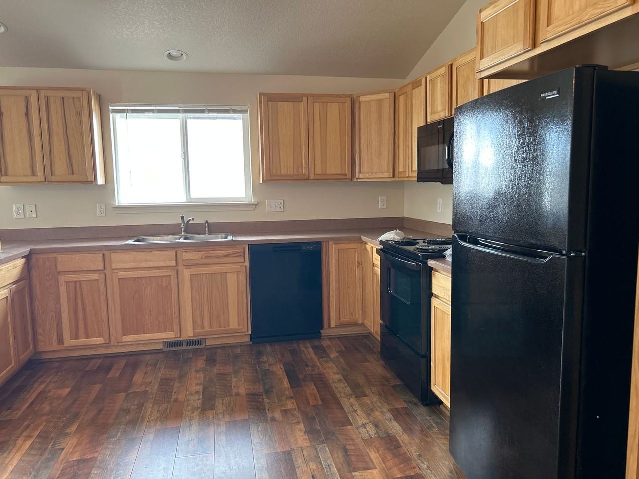 532 Se Ponderosa Dr - Photo 4 of 11