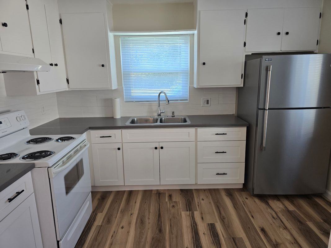 7944 Mountain Blvd - Photo 3 of 4