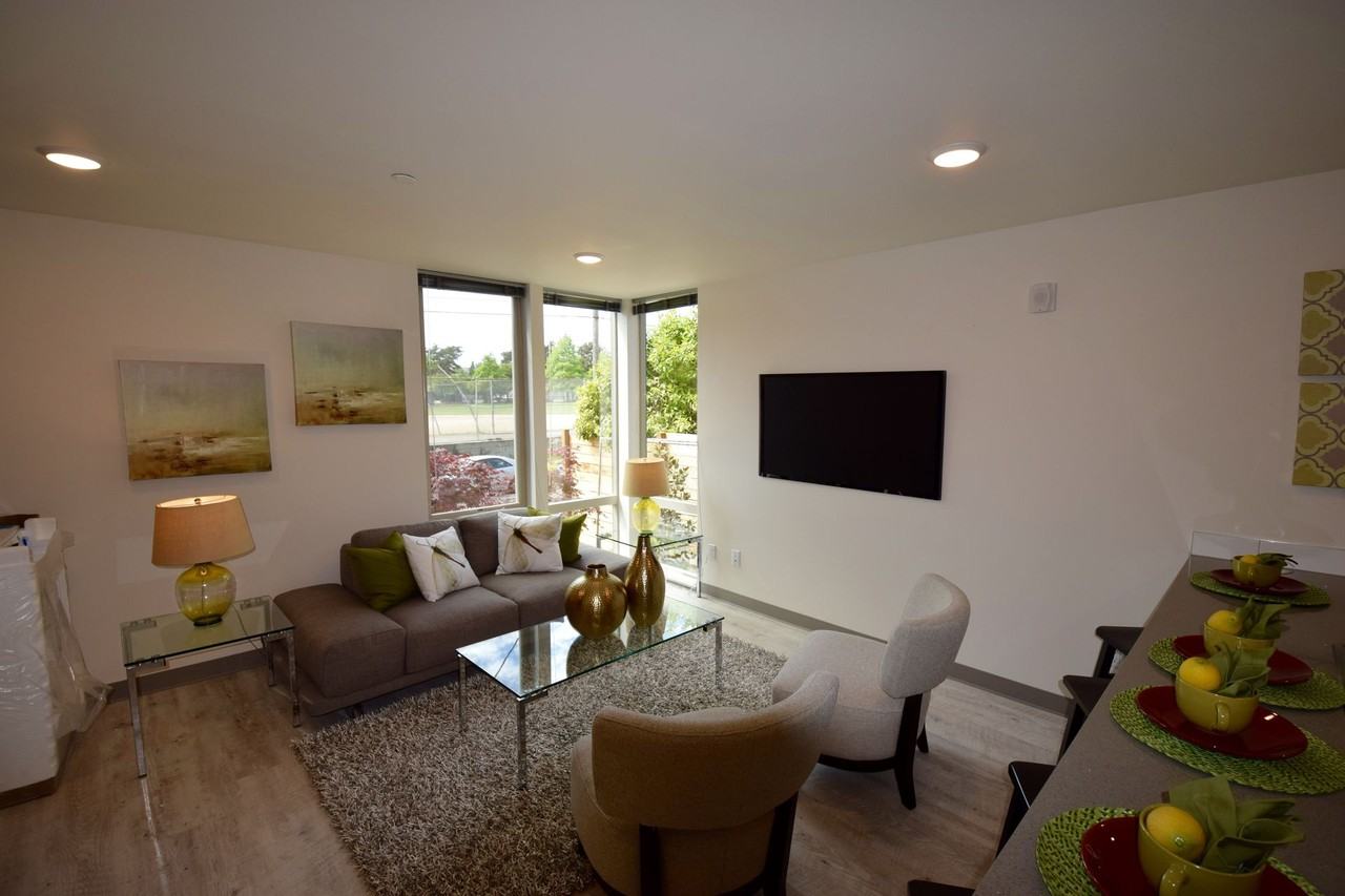 EcoFlats Univ Playfield 9th - Photo 5 of 23