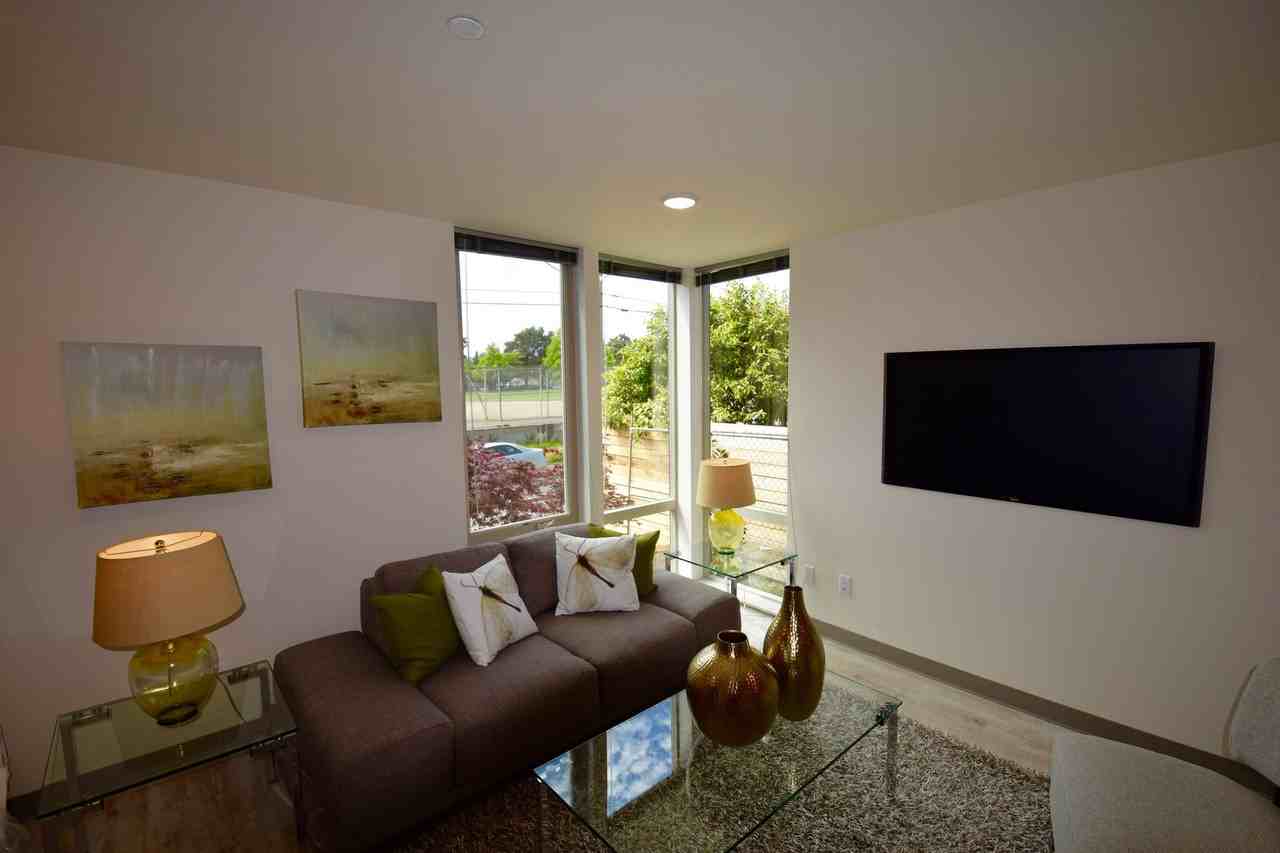 EcoFlats Univ Playfield 9th - Photo 6 of 23