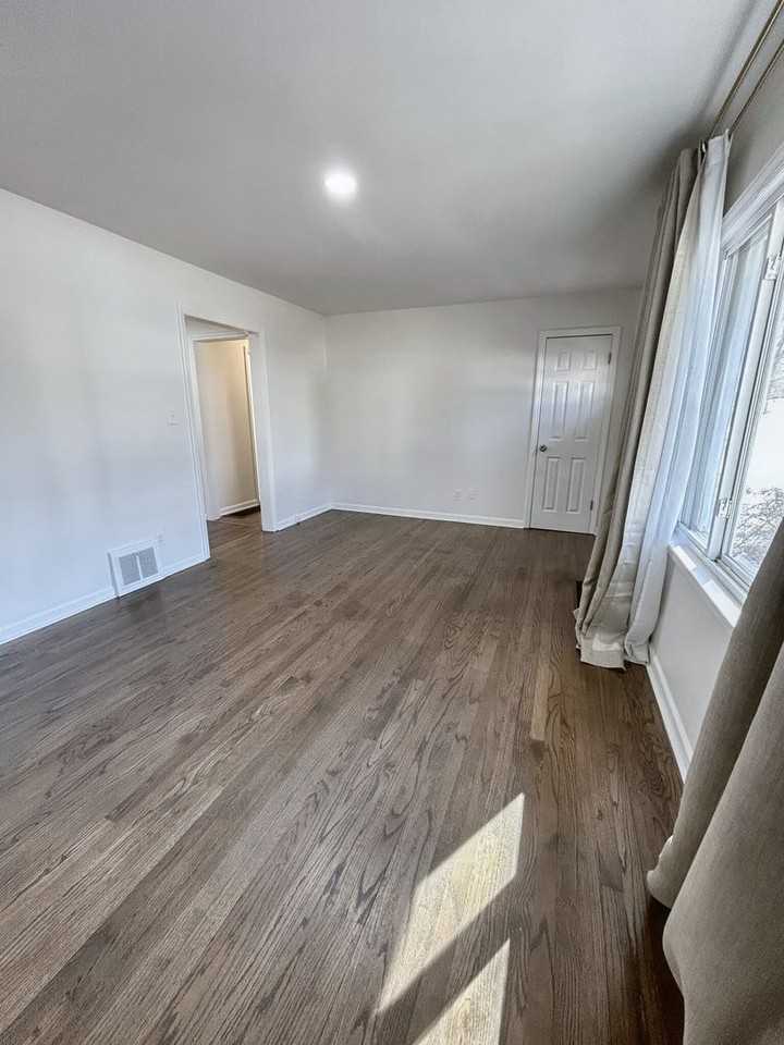 5725 Dearborn St - Photo 3 of 19